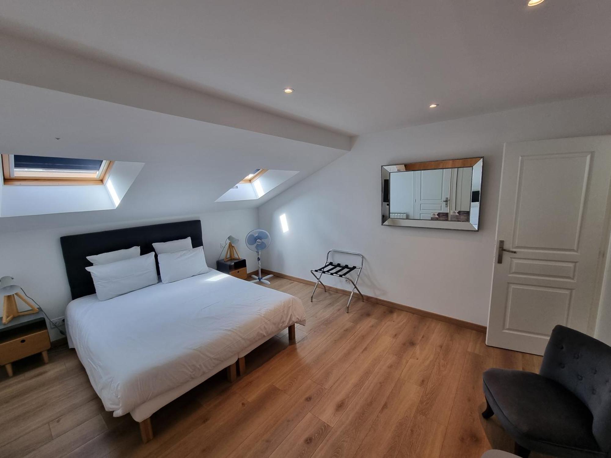 Le Castel Guesthouse Байе Экстерьер фото