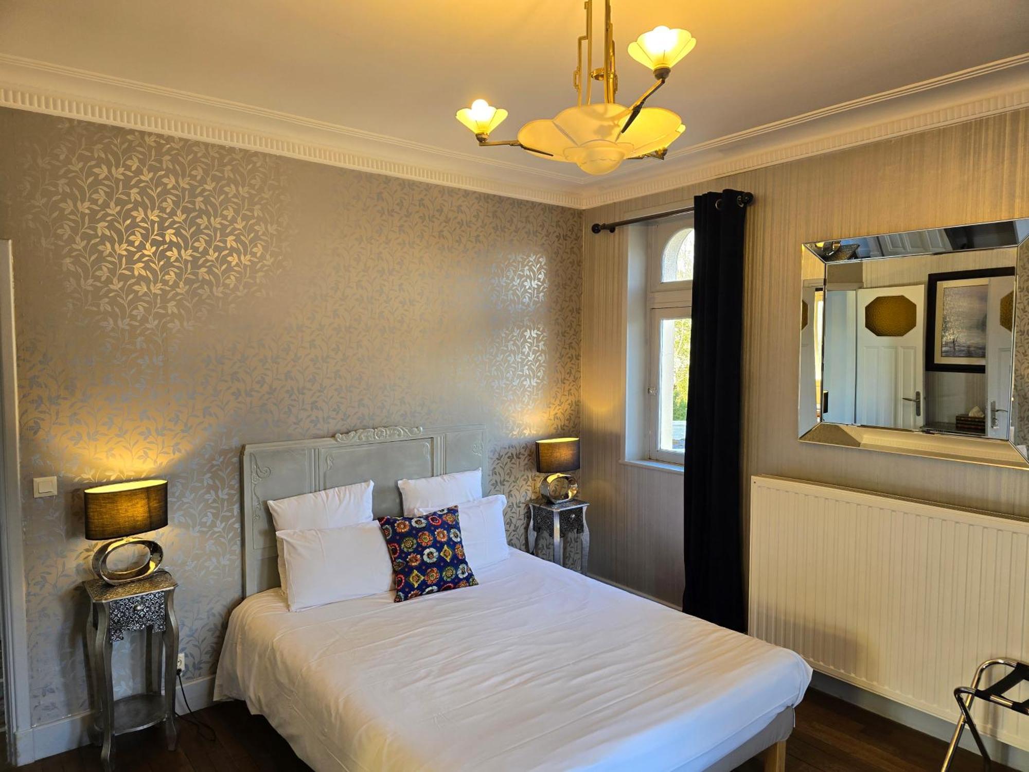 Le Castel Guesthouse Байе Экстерьер фото