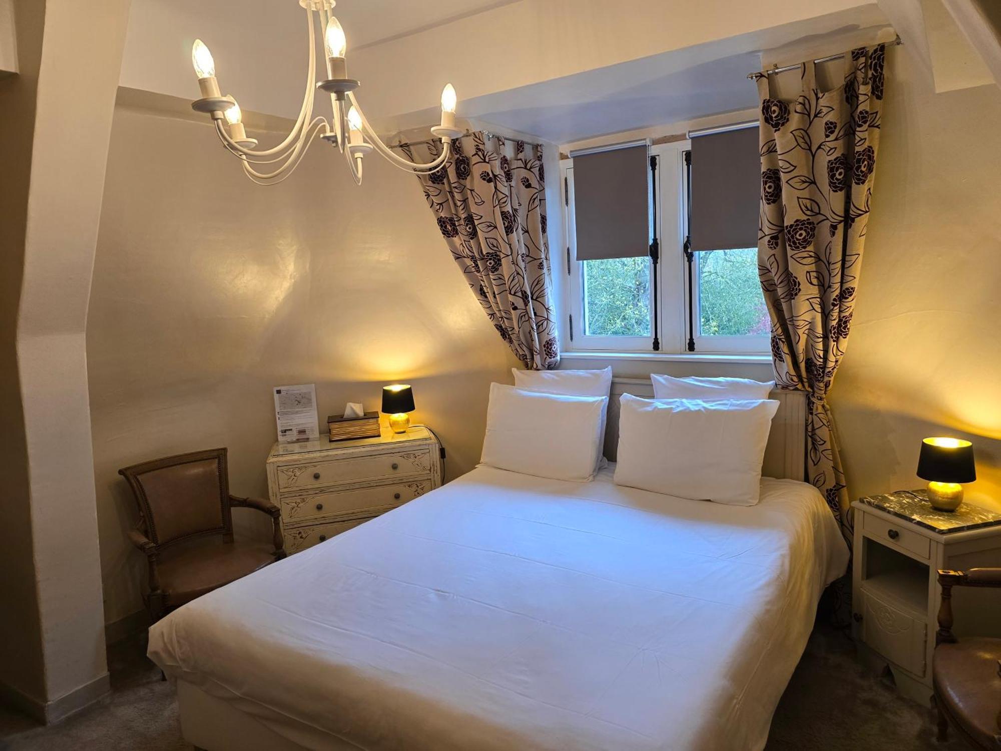 Le Castel Guesthouse Байе Экстерьер фото