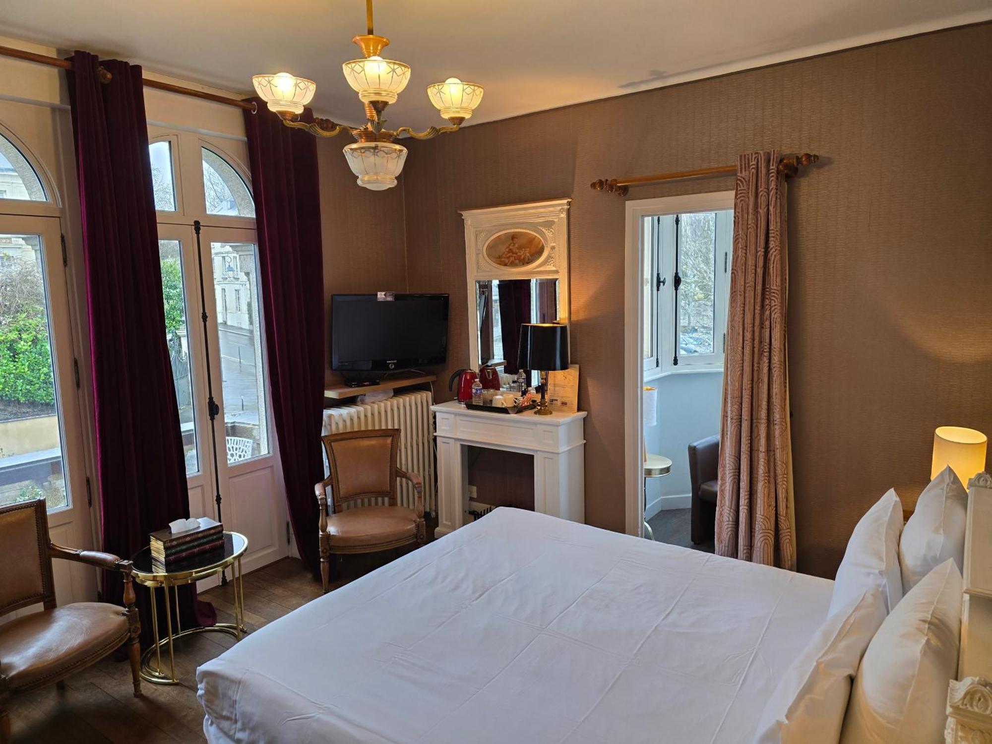 Le Castel Guesthouse Байе Экстерьер фото